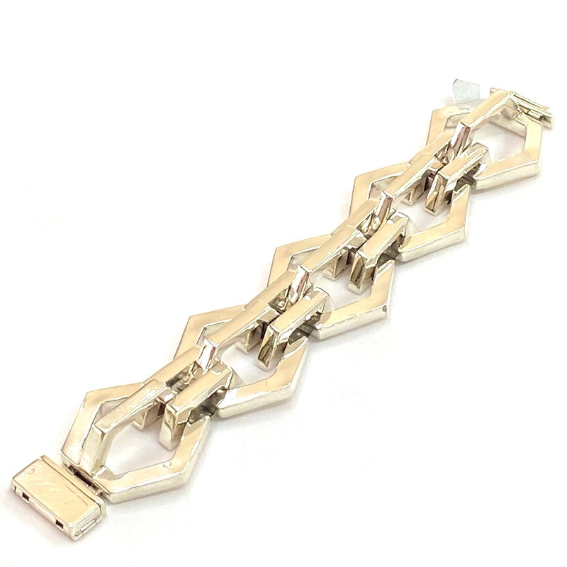 Striking Geometrical Links Design Bracelet